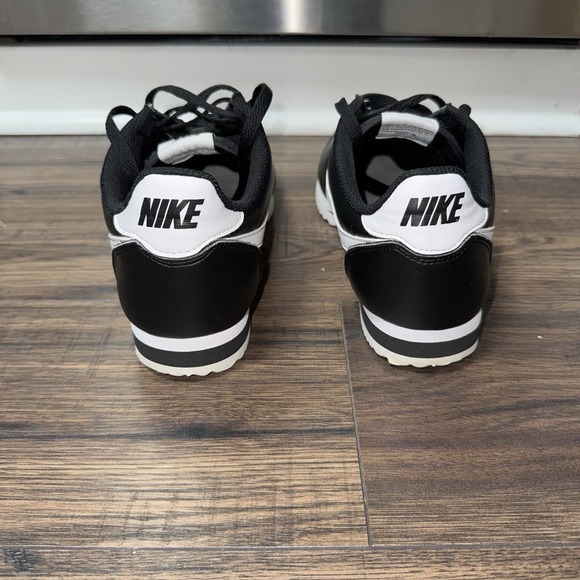 Nike Cortez Black White Leather Classic Sneakers Men's Size 9.5 - Picture 5 of 8